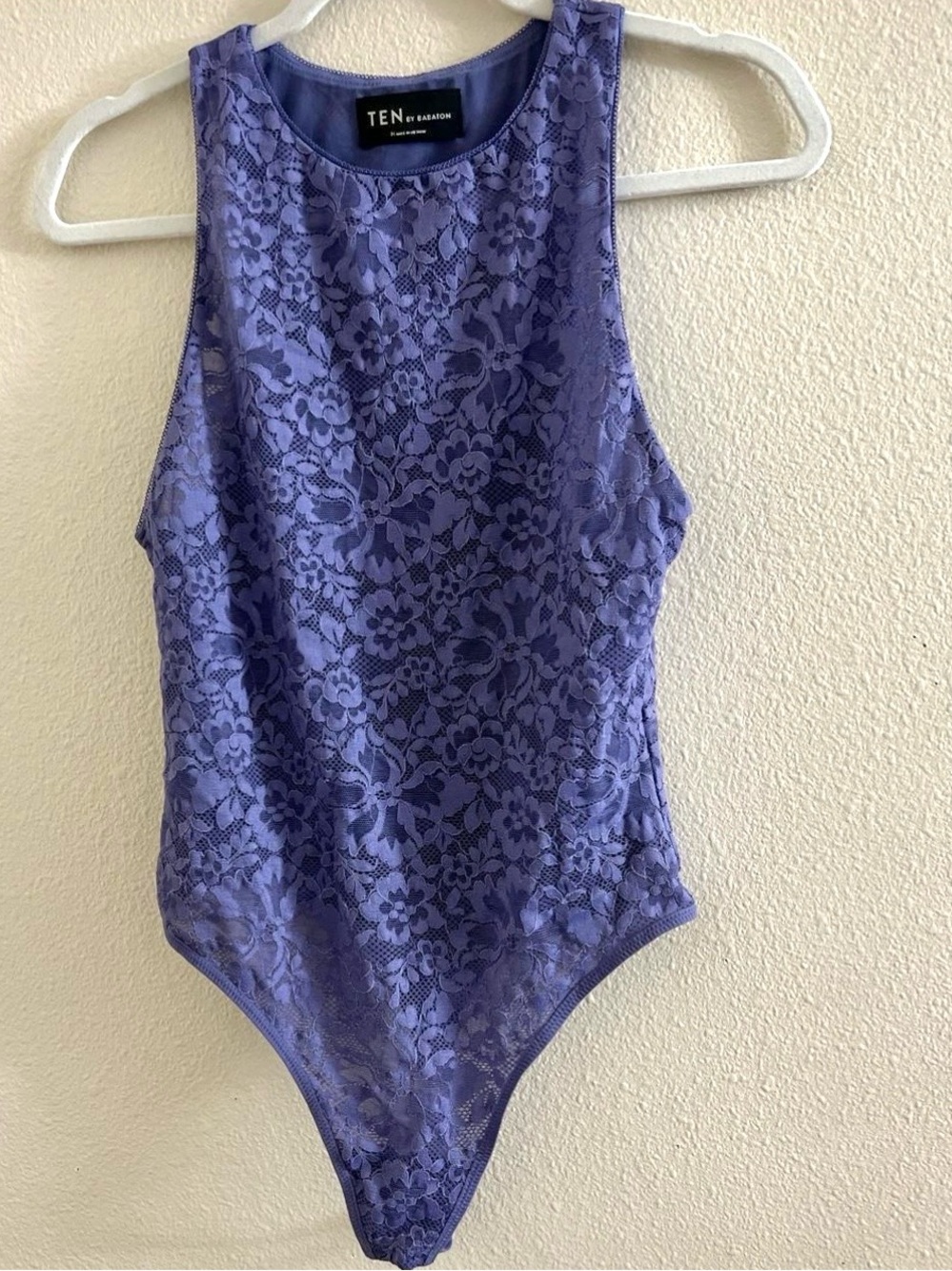 Aritzia Ten by Babaton Reel Purple Halter Lace Bodysuit Size M - Picture 3 of 7
